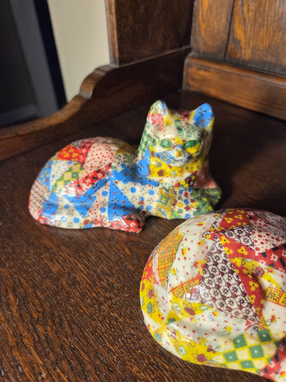 Vintage Multicolor Patchwork Ceramic Cat Figurines - Picture 4 of 6